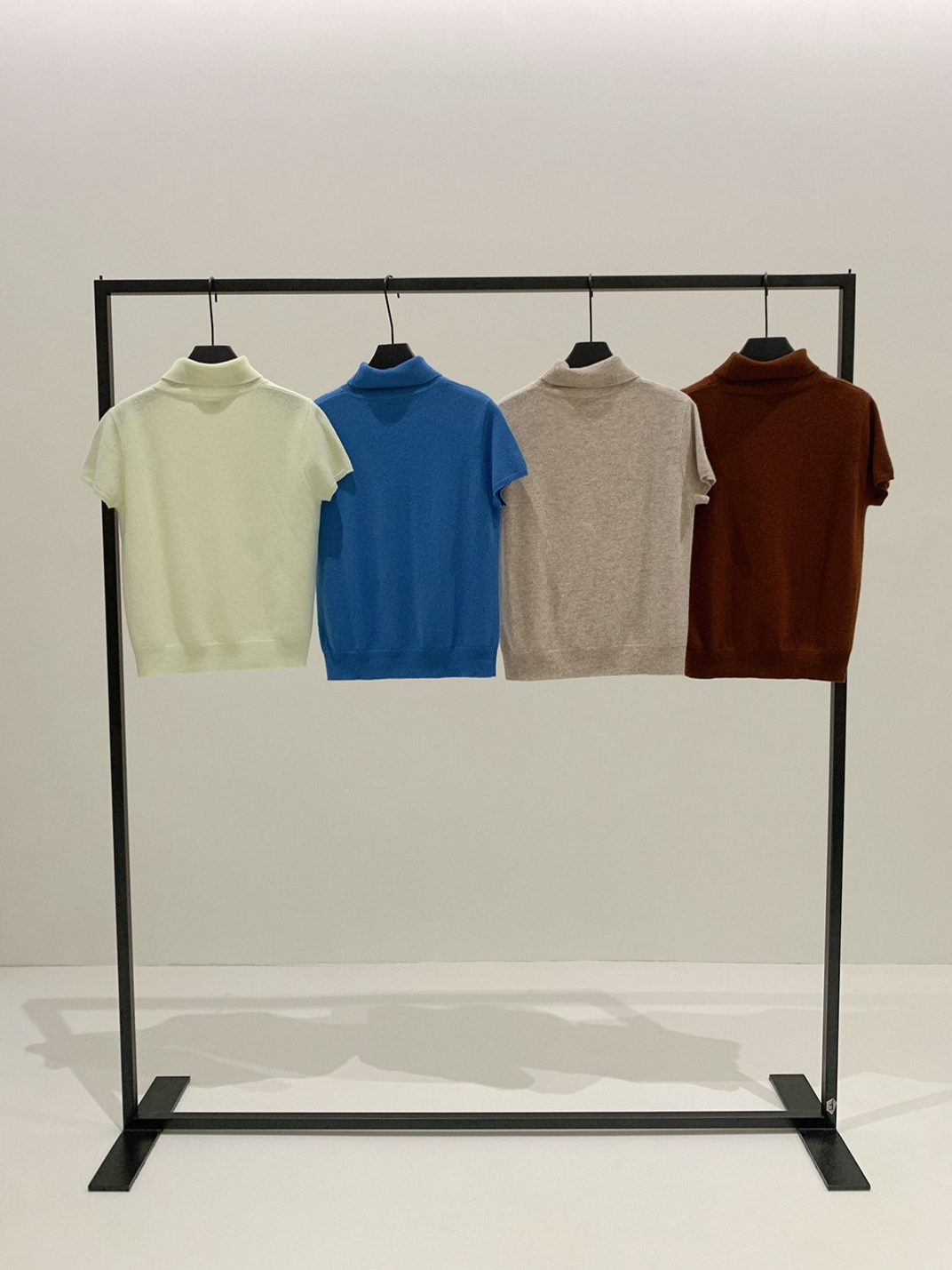 HALF-SLEEVE TURTLENECK KNIT 2126