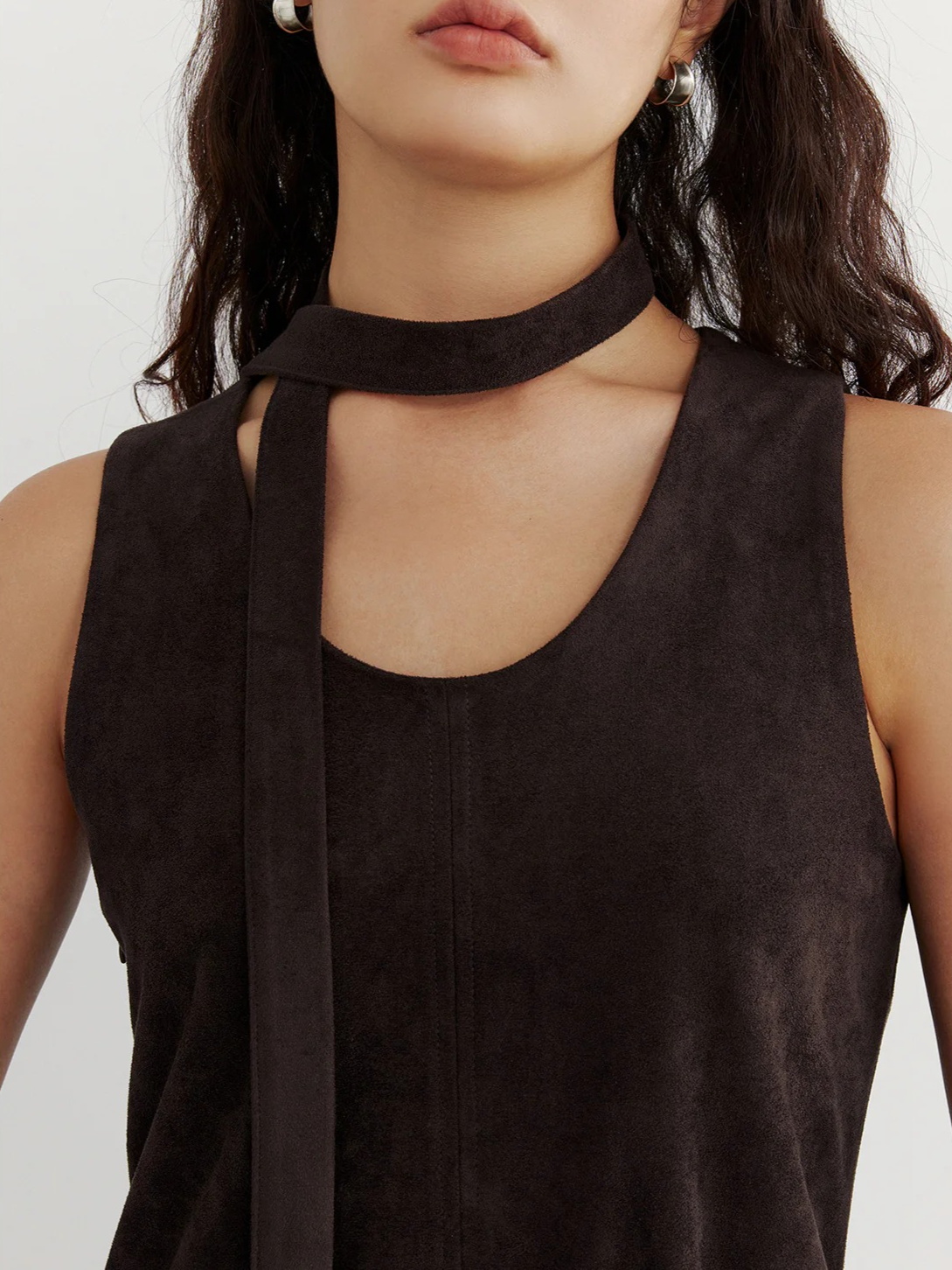 SUEDE TIE-NECK SLEEVELESS ONEPIECE 2125