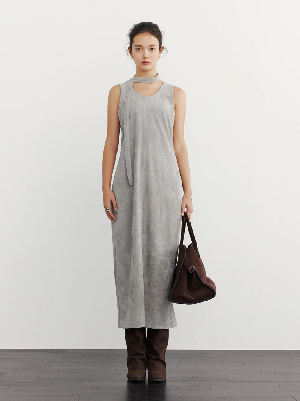 SUEDE TIE-NECK SLEEVELESS ONEPIECE 2125 – gypsophila