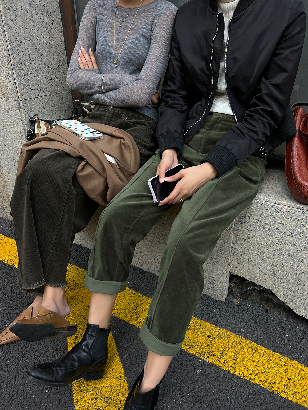 センタープレスベルベットテーパードパンツ 1238