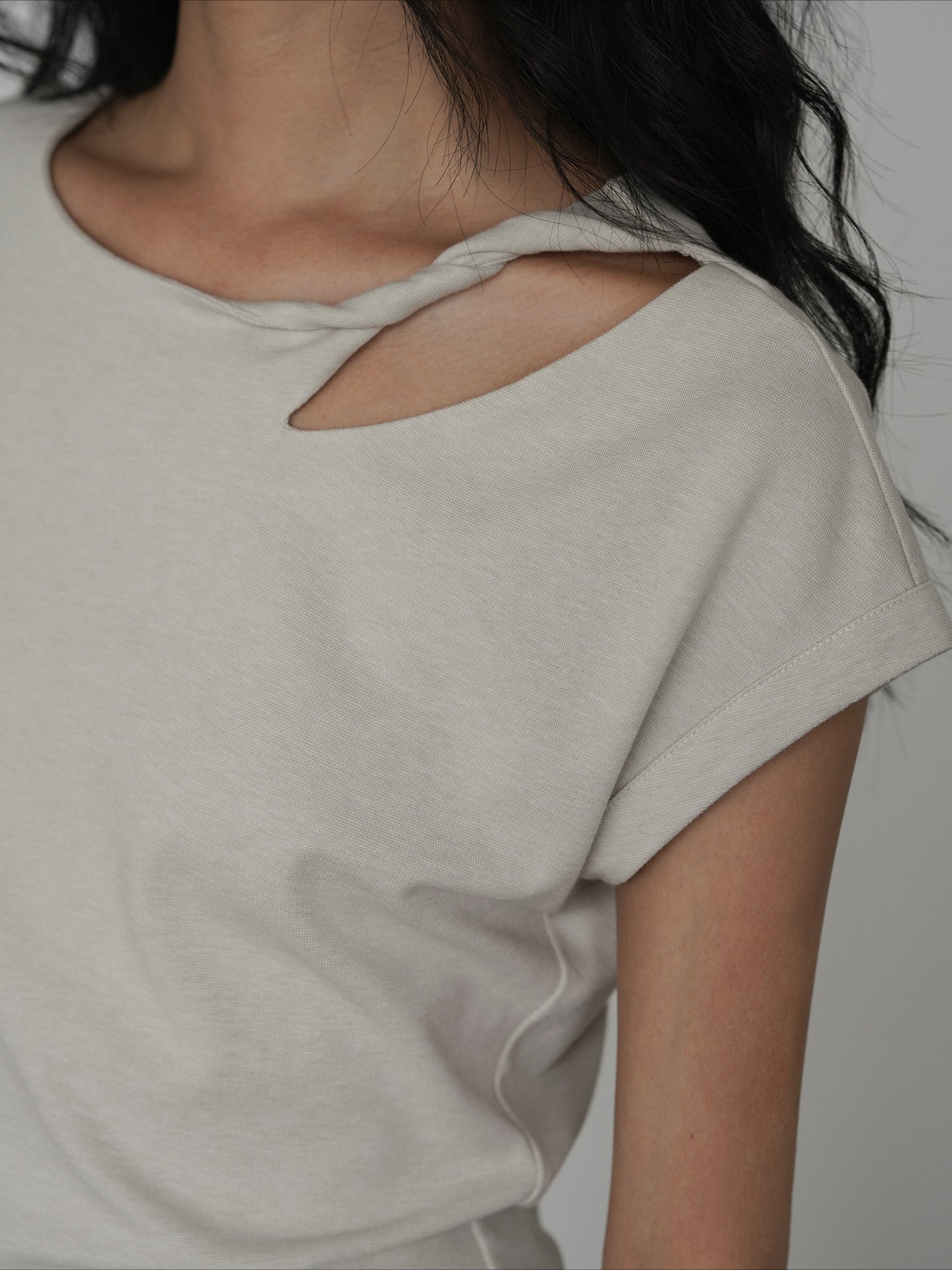 ショルダーラウンドネックデザインTシャツ 2075