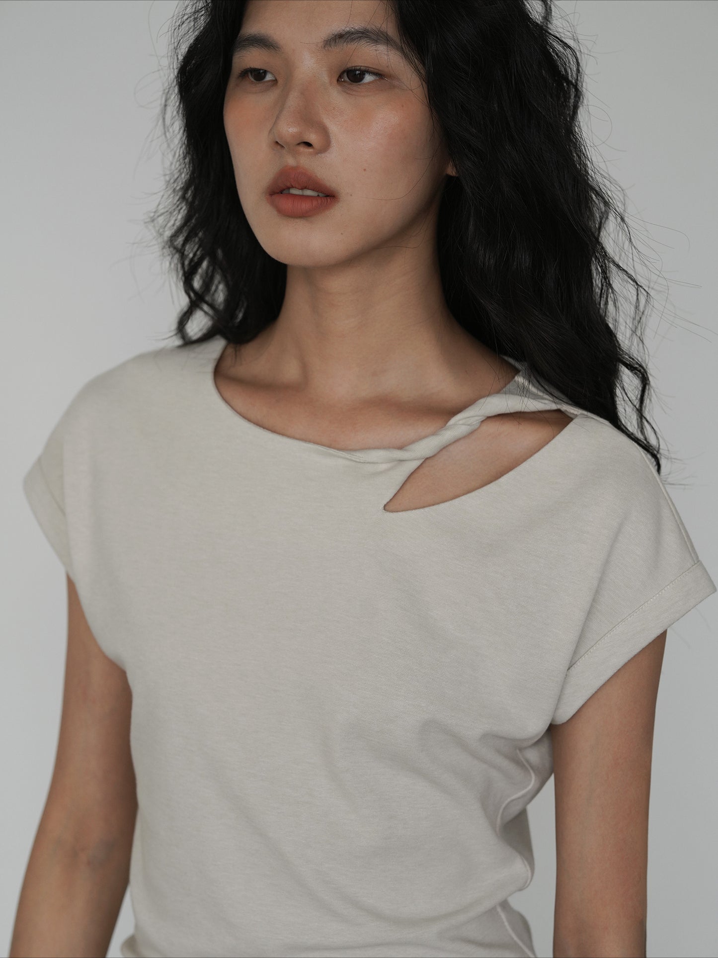 ショルダーラウンドネックデザインTシャツ 2075