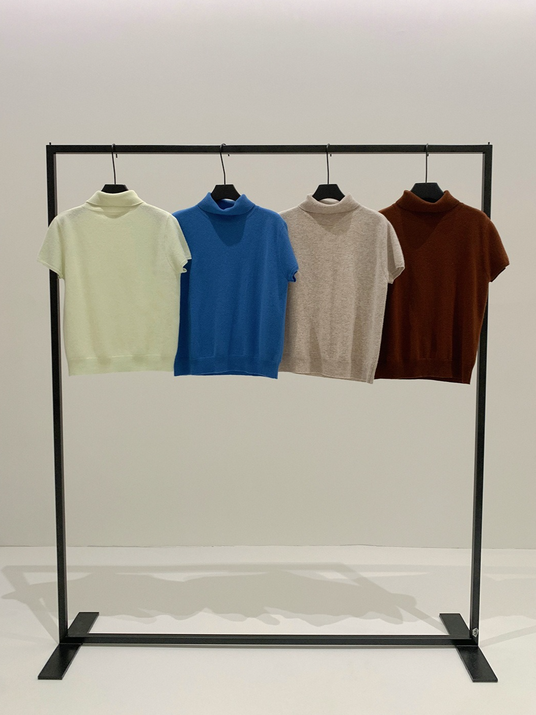 HALF-SLEEVE TURTLENECK KNIT 2126
