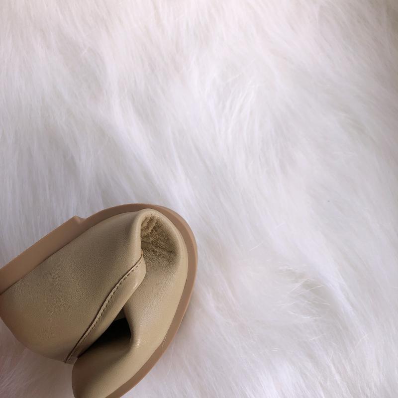 クリームカラー足袋シューズ