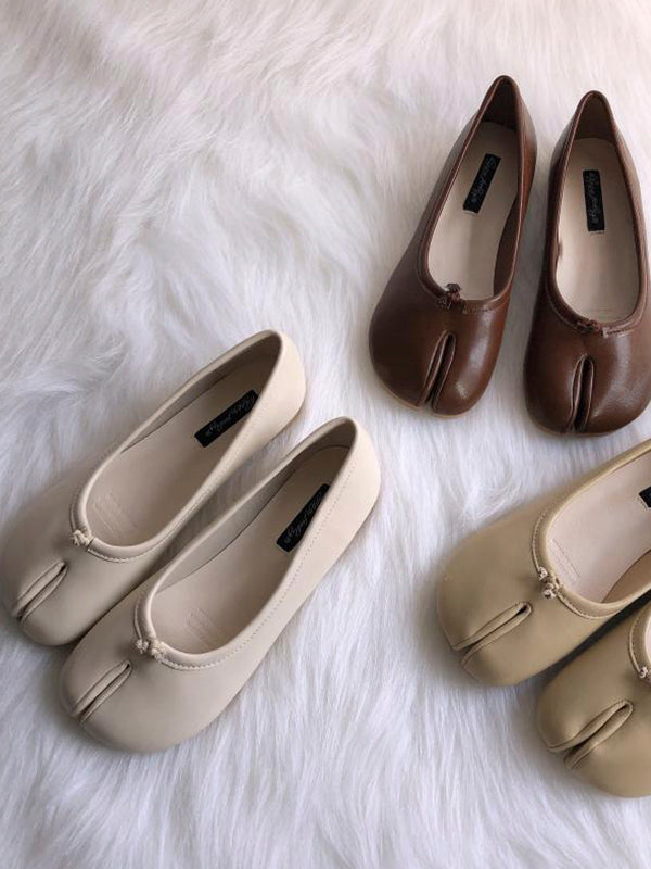 クリームカラー足袋シューズ