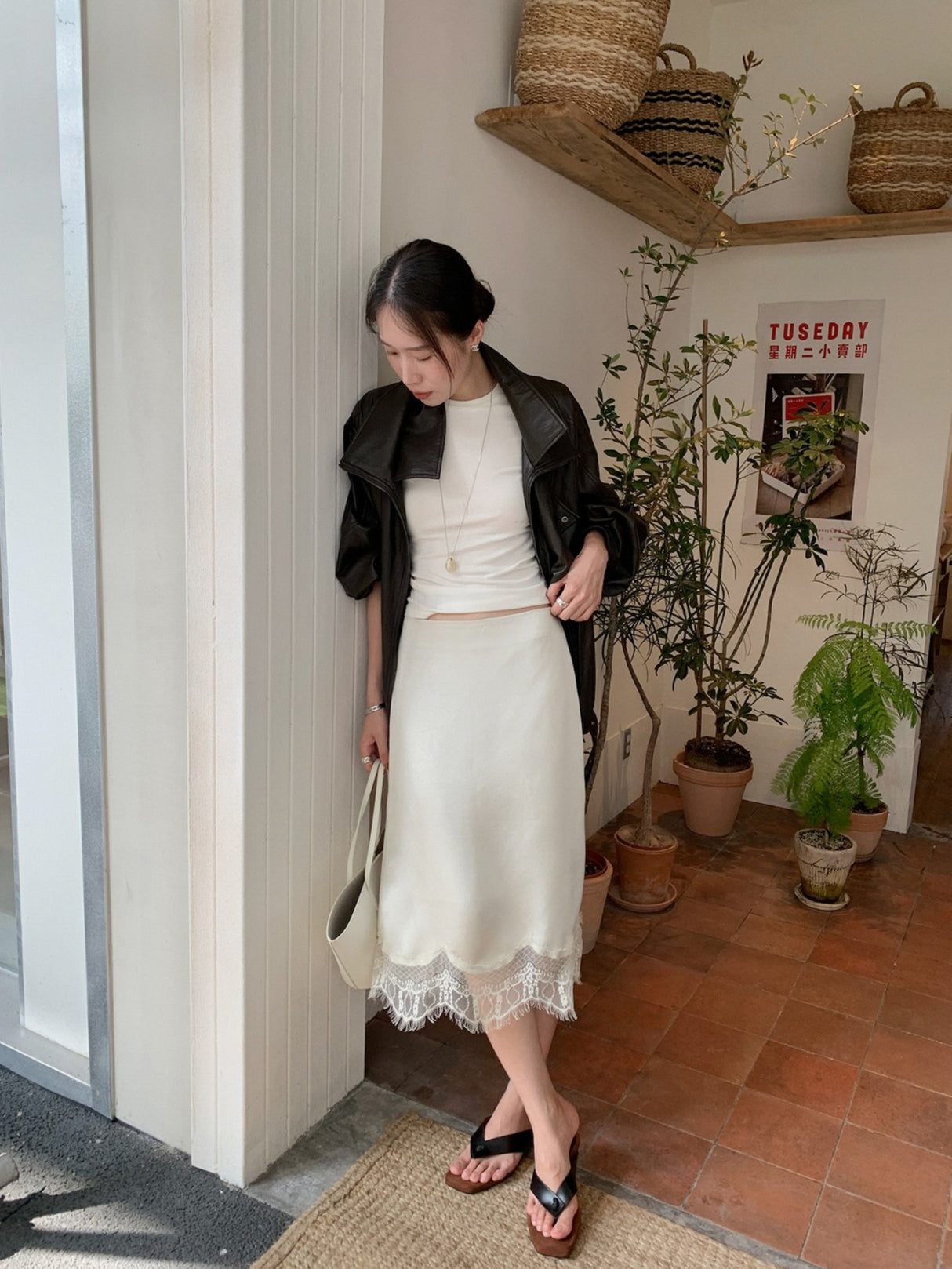 SILKY LACE FRENCH SKIRT 2452