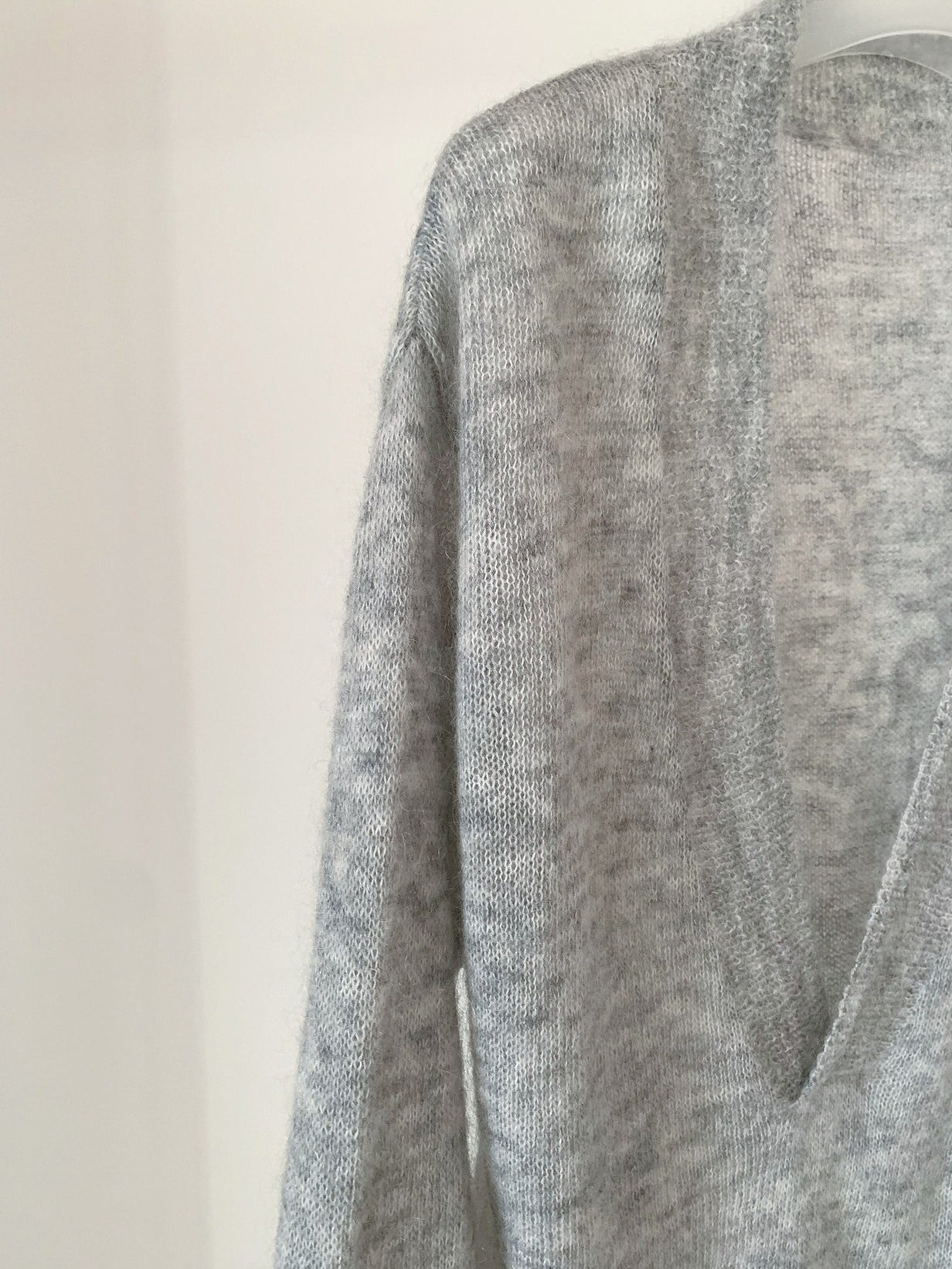MOHAIR DEEP V-NECK KNIT 2465