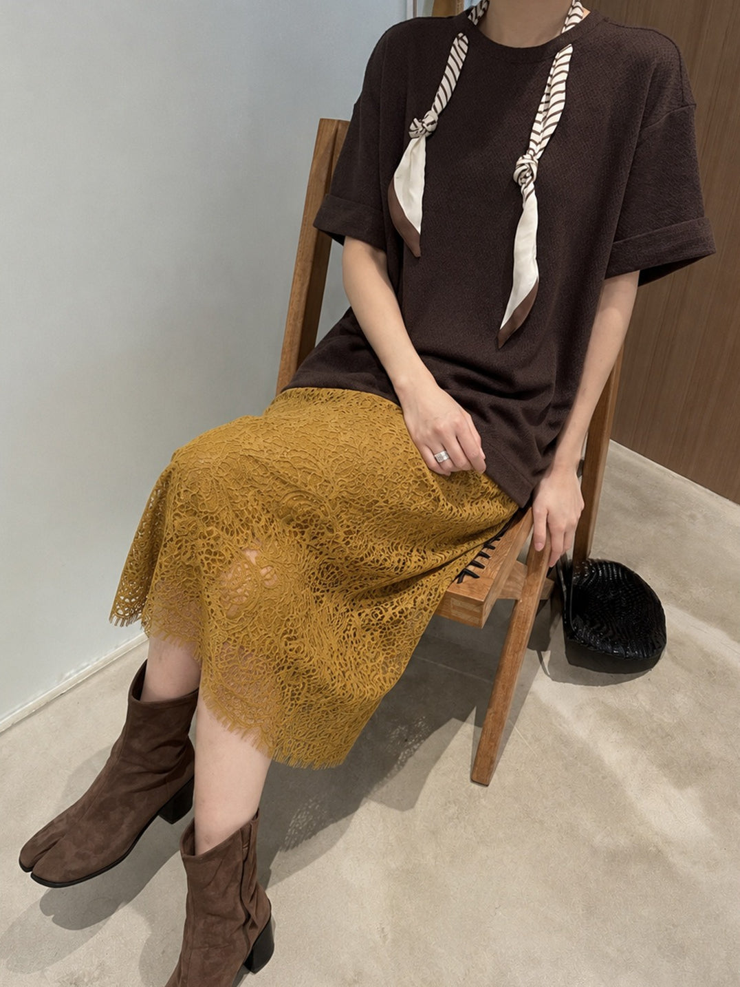SCARF ACCENT TOP 2486