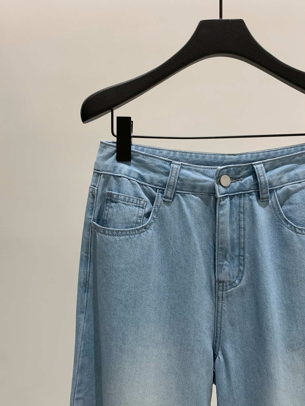STRAIGHT SOFT-WASH DENIM 2134