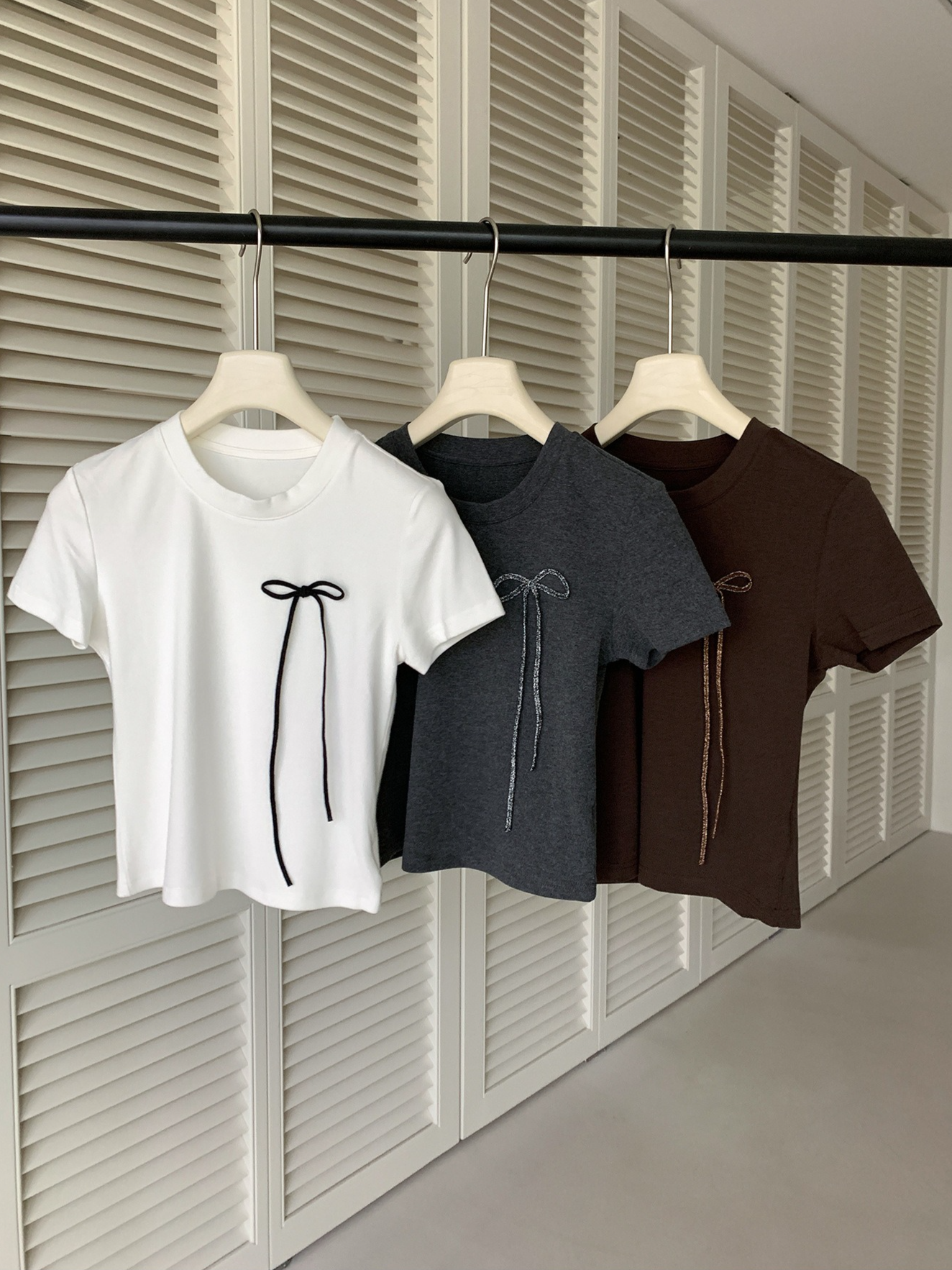 コンパクトリボンデザインTシャツ 2115