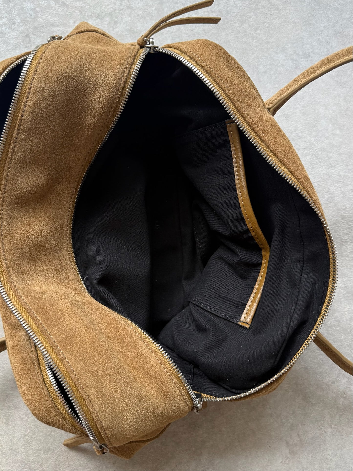 SUEDE WIDE BOSTON BAG 2495
