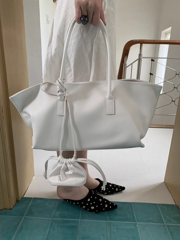 新品　タグ付き　Gypsophila リボン　トート　ホワイト　town bag 新品 タグ付き Gypsophila リボン トート ホワイト town bag