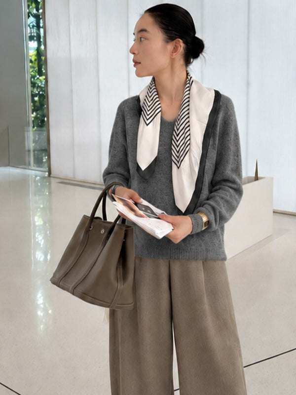 SOFT V-NECK KNIT 2511