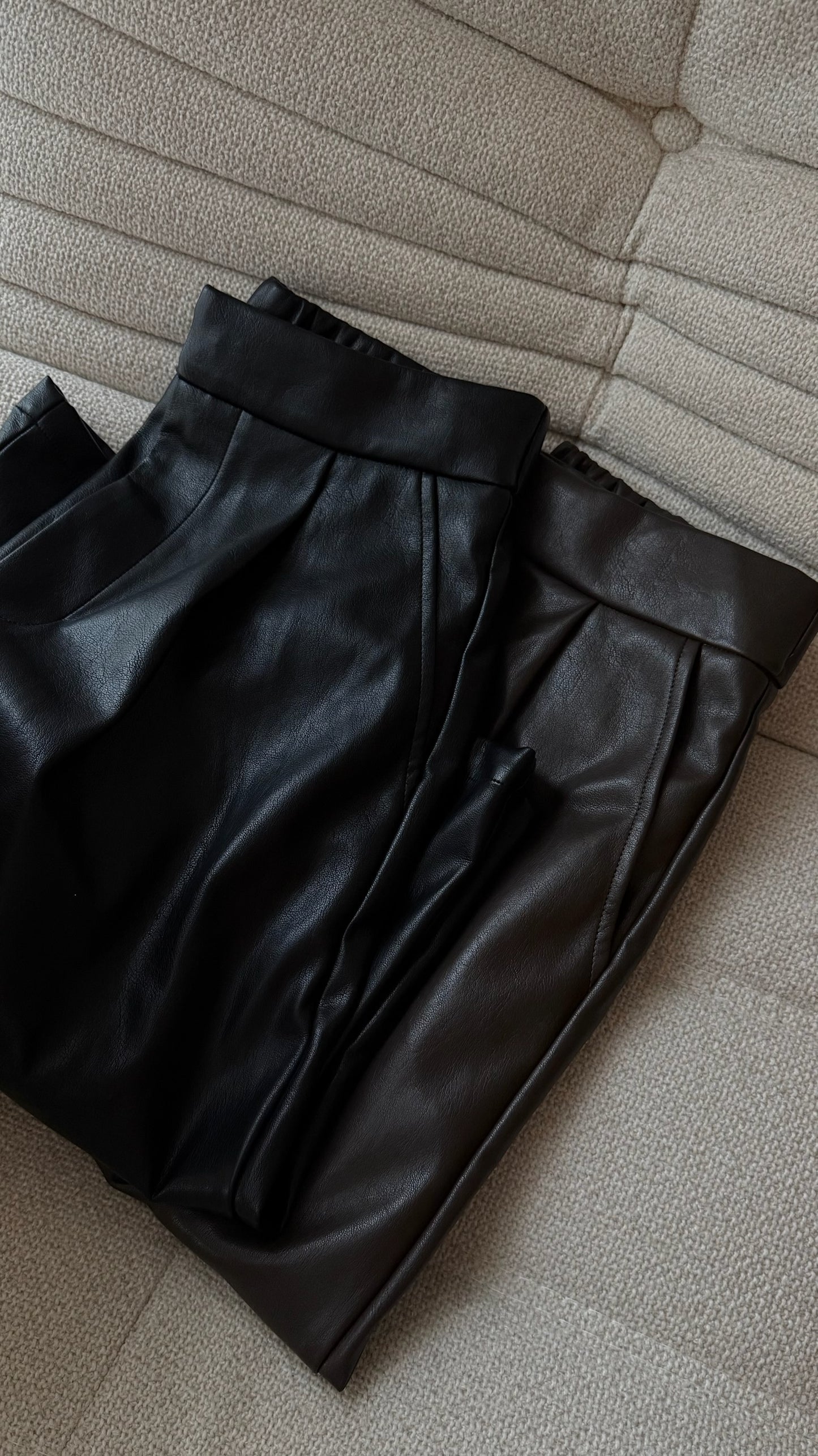 フェイクレザーガウチョパンツ 2225