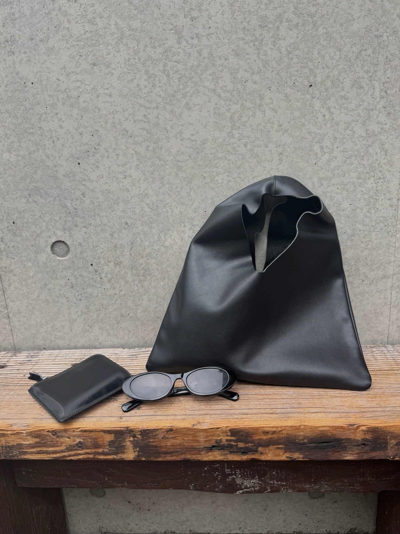 レザートライアングルハンドバッグ 2008 – gypsophila