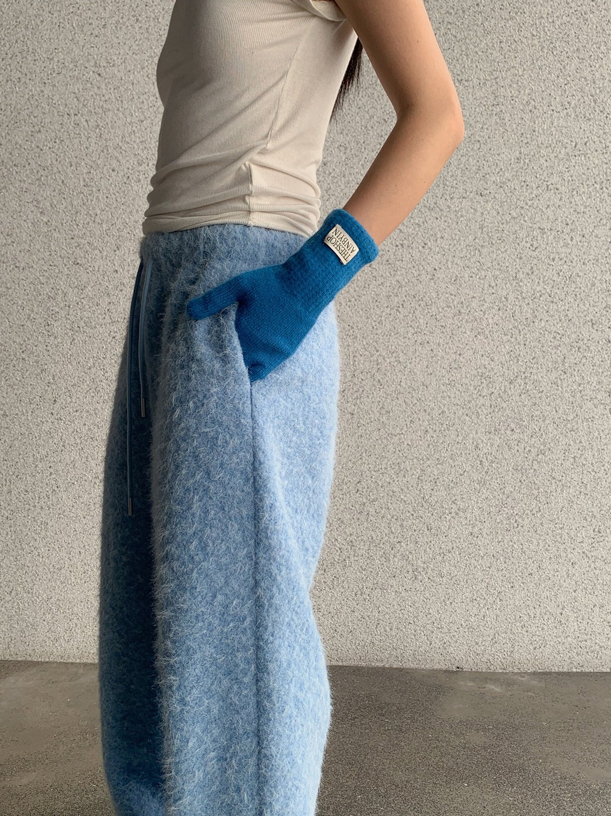 PRESSED WOOL PANTS 2520