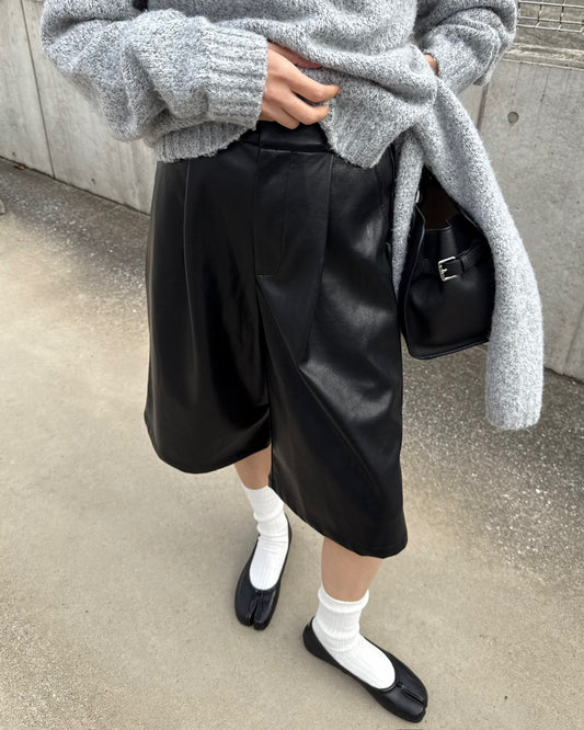 フェイクレザーガウチョパンツ 2225