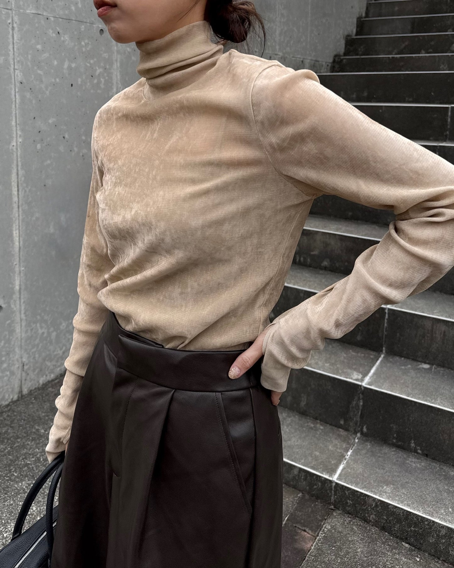 FLOCKED SHEER TURTLENECK 2224