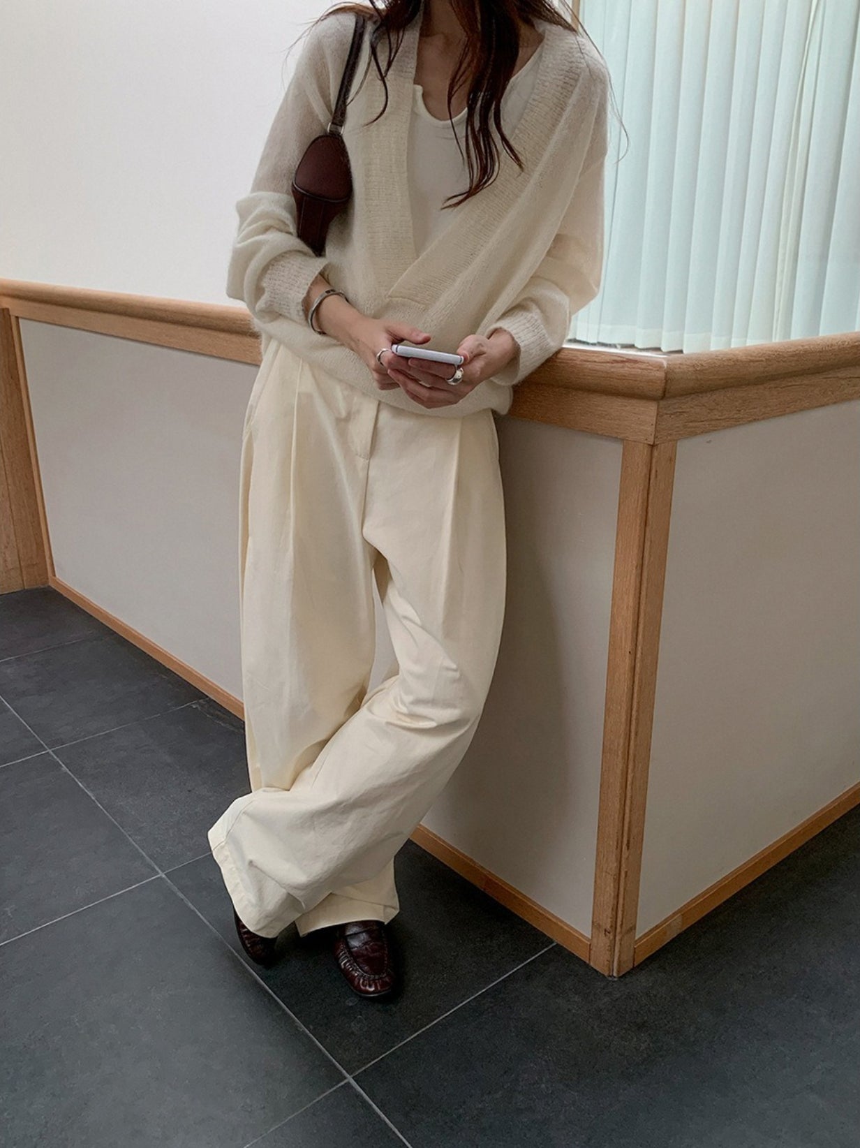 MOHAIR DEEP V-NECK KNIT 2465