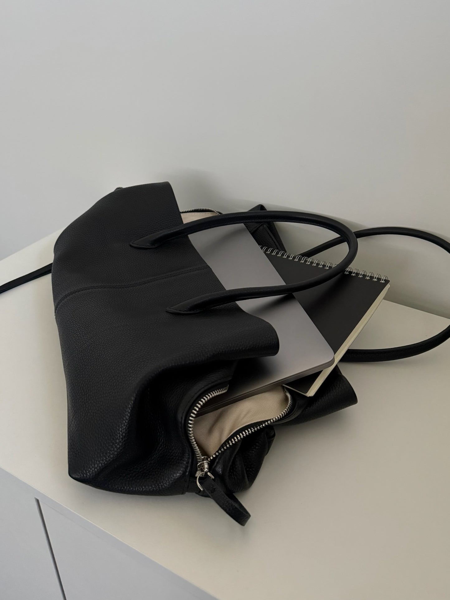ESSENTIAL LARGE BAG 2494