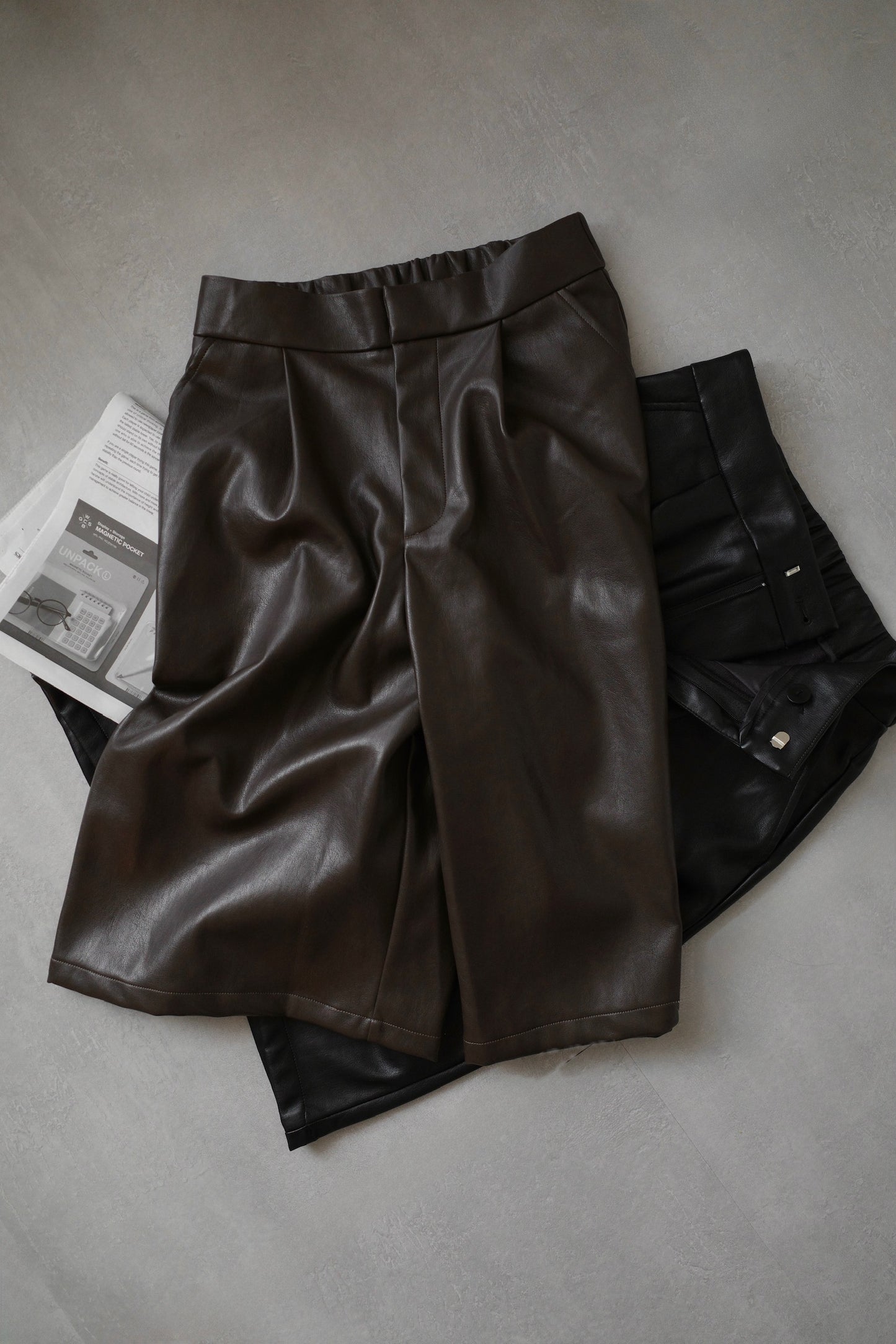 フェイクレザーガウチョパンツ 2225