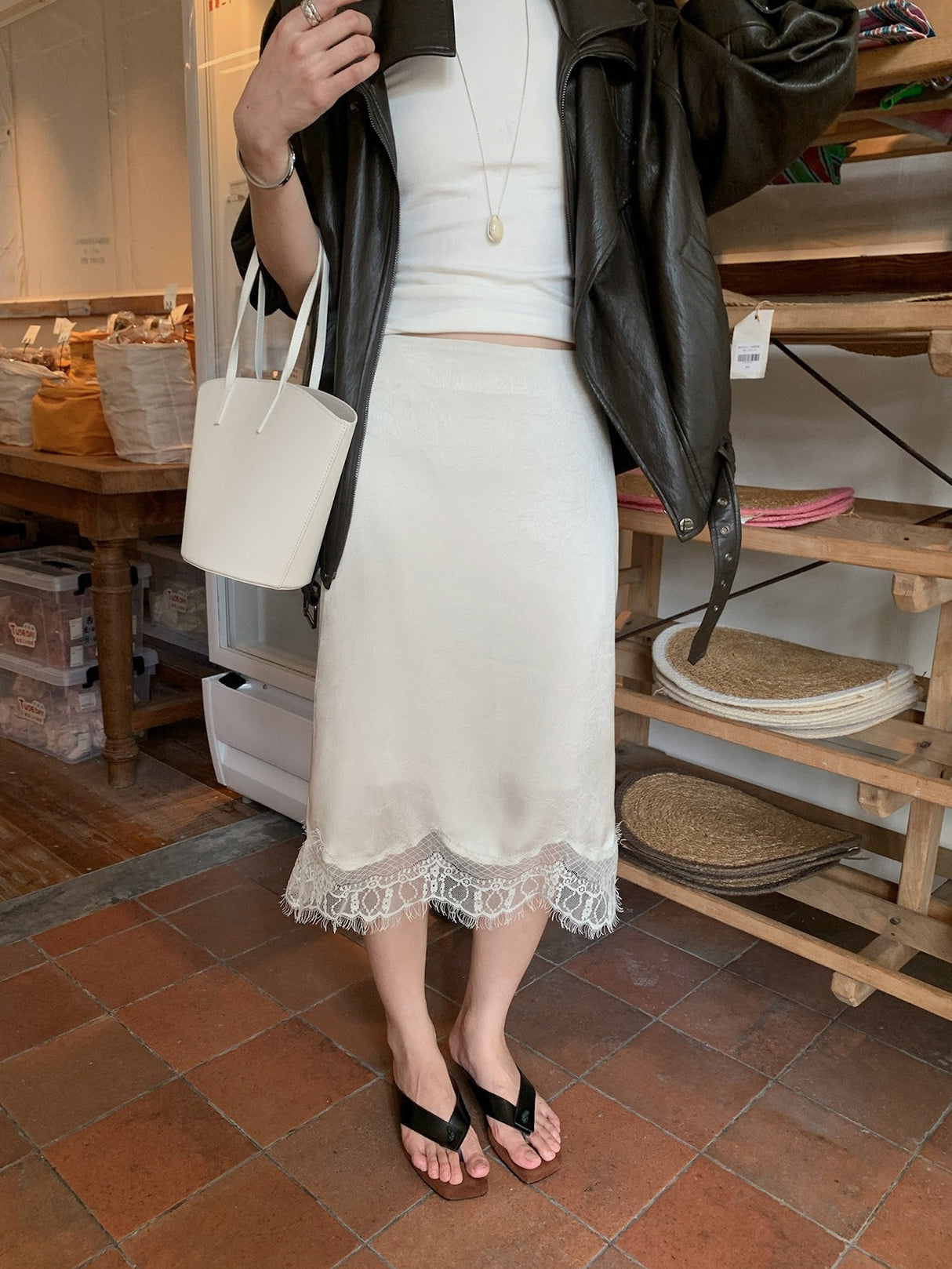SILKY LACE FRENCH SKIRT 2452