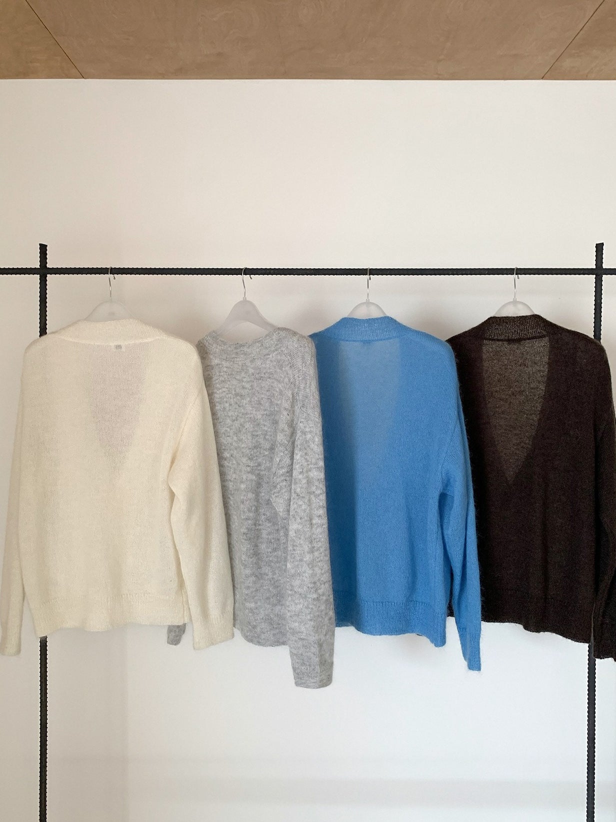 MOHAIR DEEP V-NECK KNIT 2465
