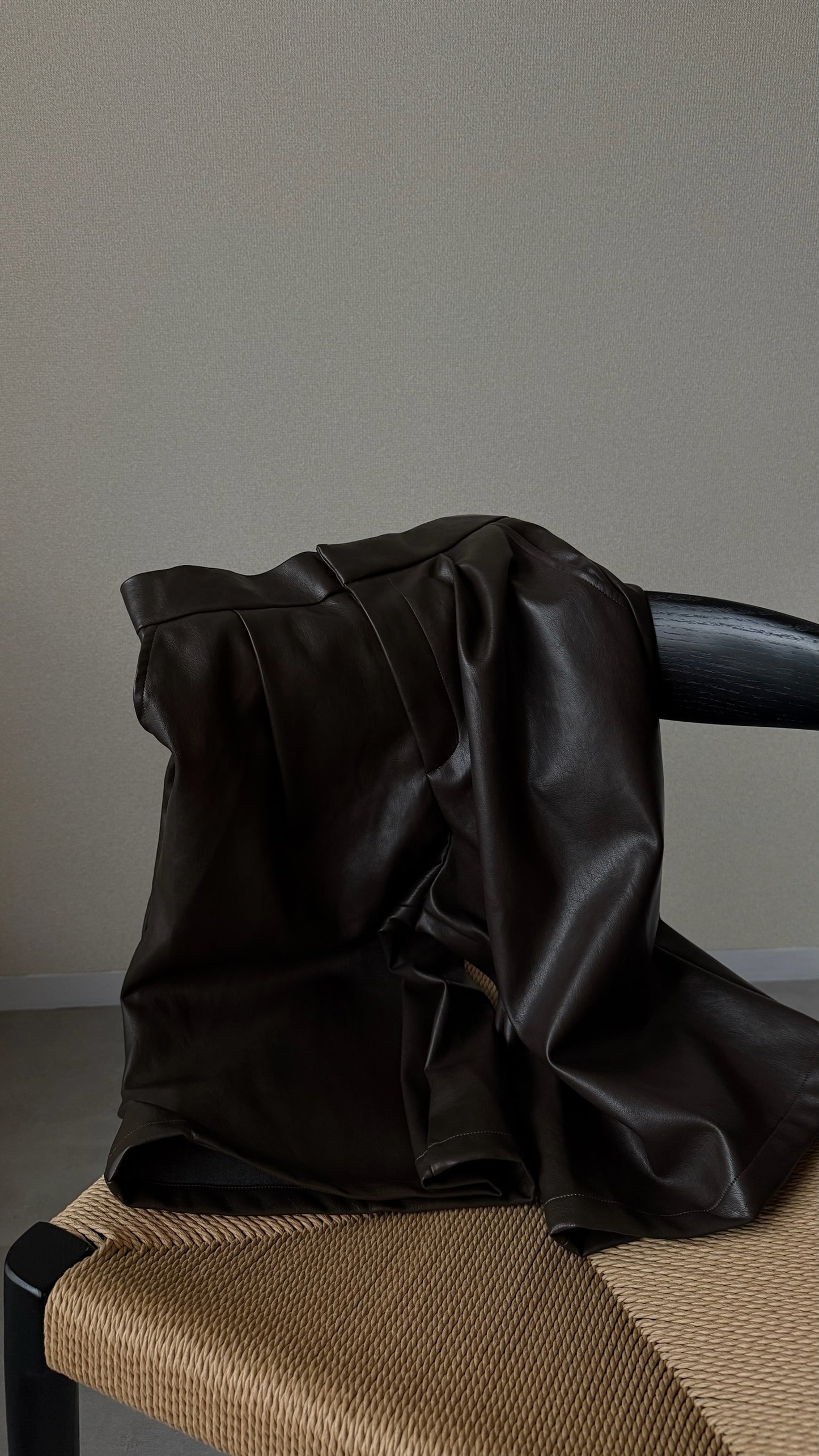 フェイクレザーガウチョパンツ 2225