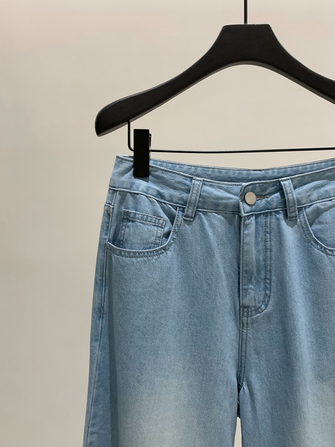 STRAIGHT SOFT-WASH DENIM 2134