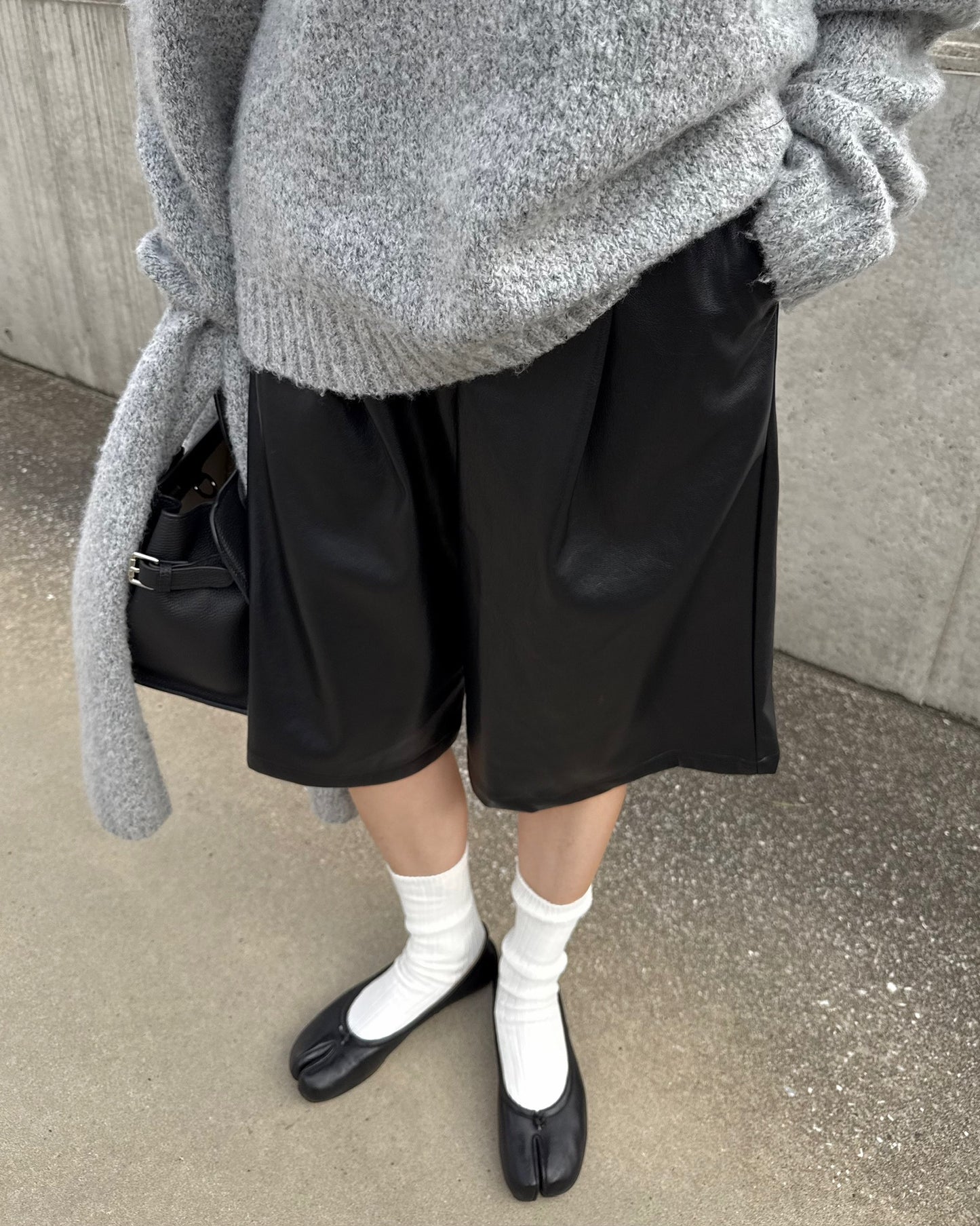 フェイクレザーガウチョパンツ 2225