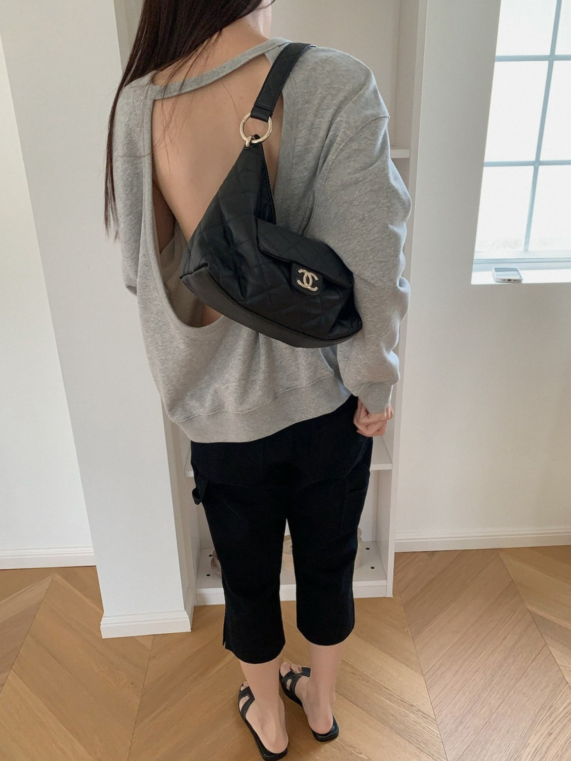 OPEN-BACK SWEATSHIRT 2446