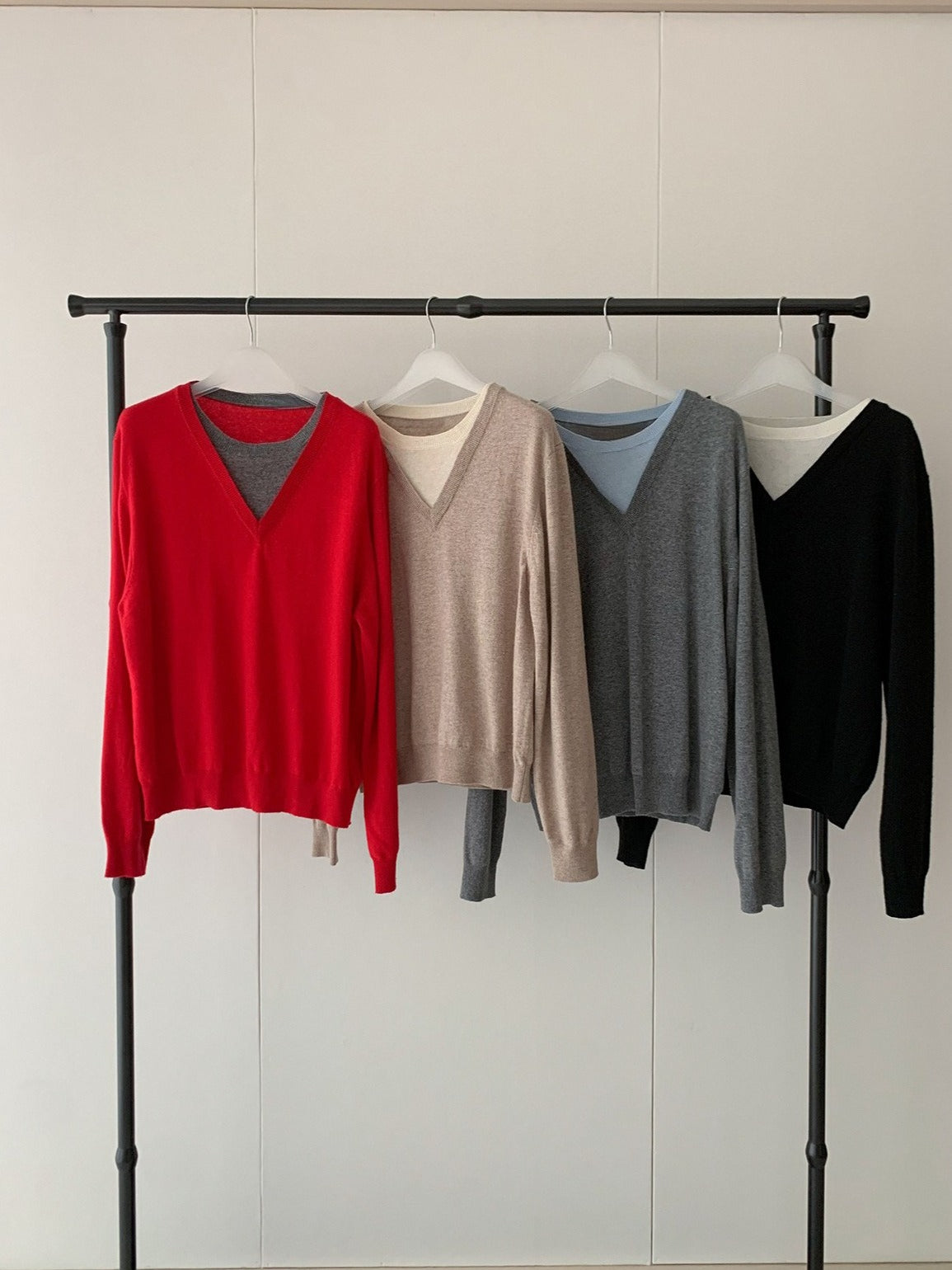 LAYERED-LOOK MINIMAL KNIT 2454