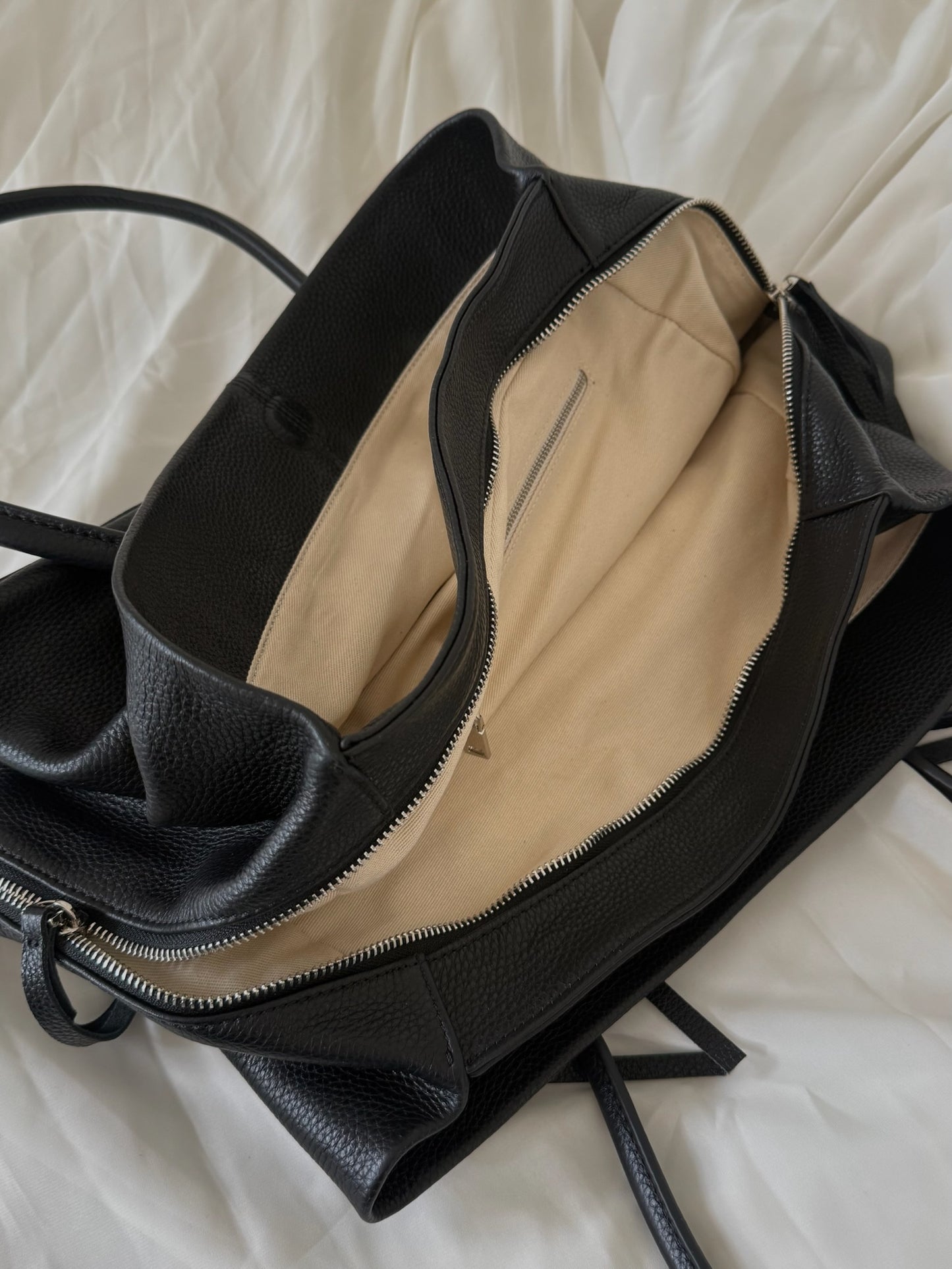 ESSENTIAL LARGE BAG 2494