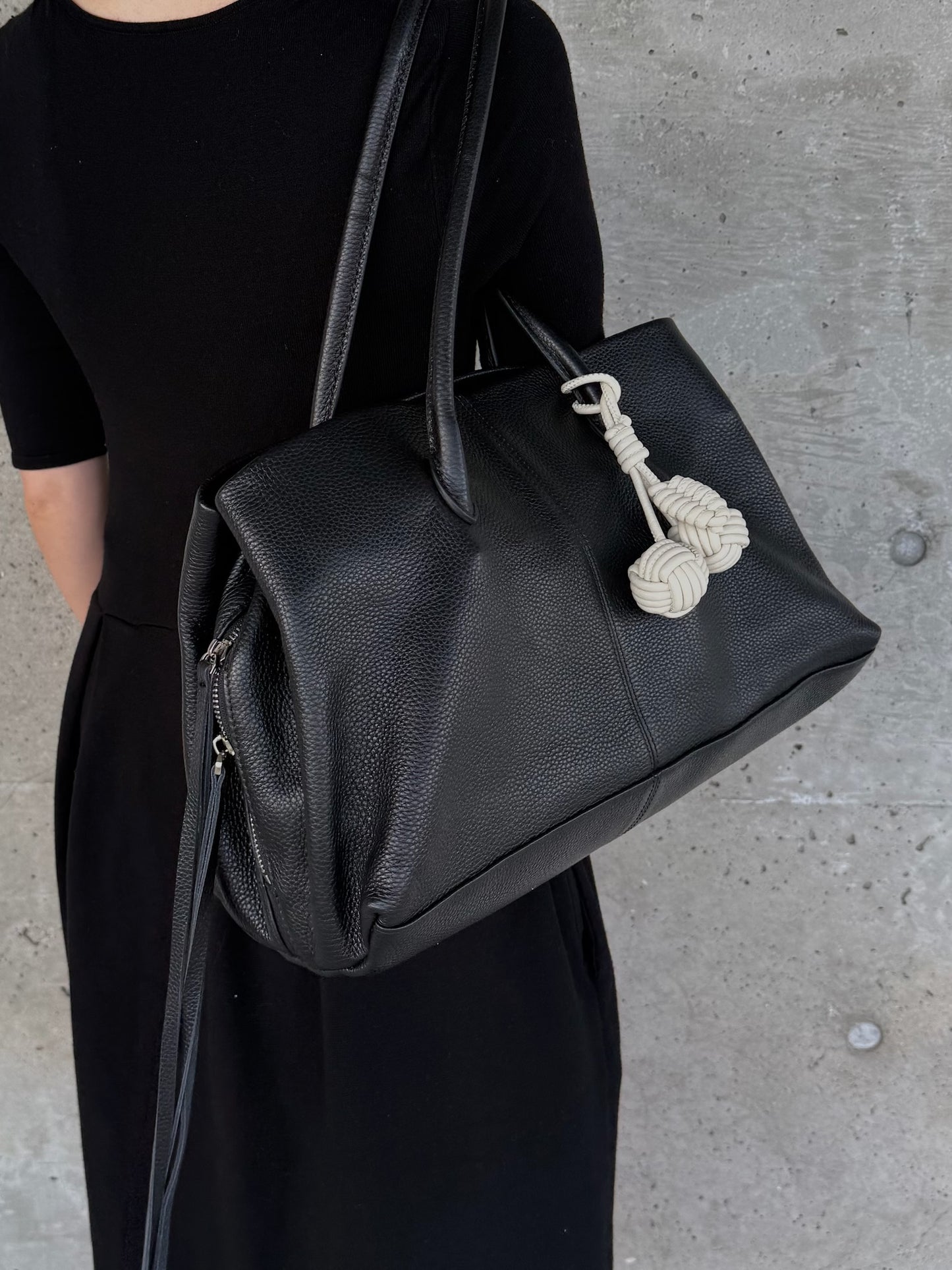 ESSENTIAL LARGE BAG 2494