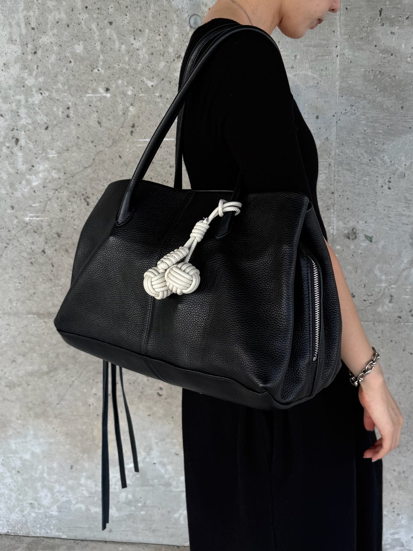 ESSENTIAL LARGE BAG 2494