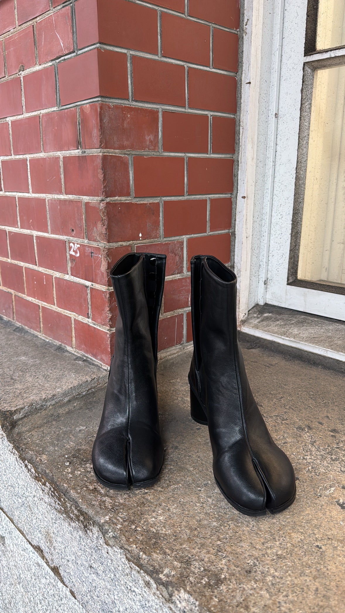 【再入荷】フェイクレザータビショートブーツ 1178