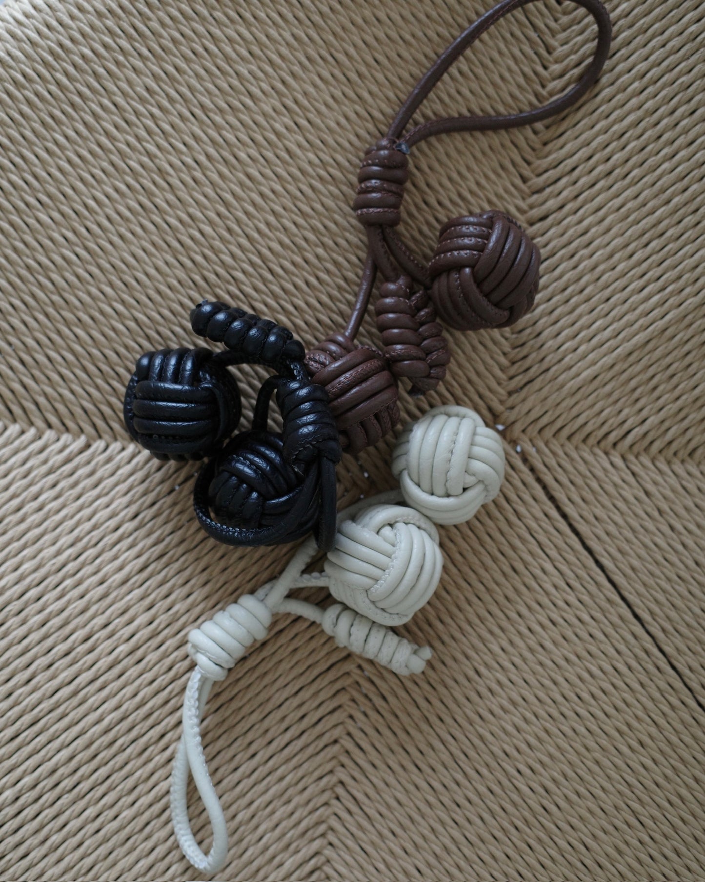 ツインオーブチャーム 2205