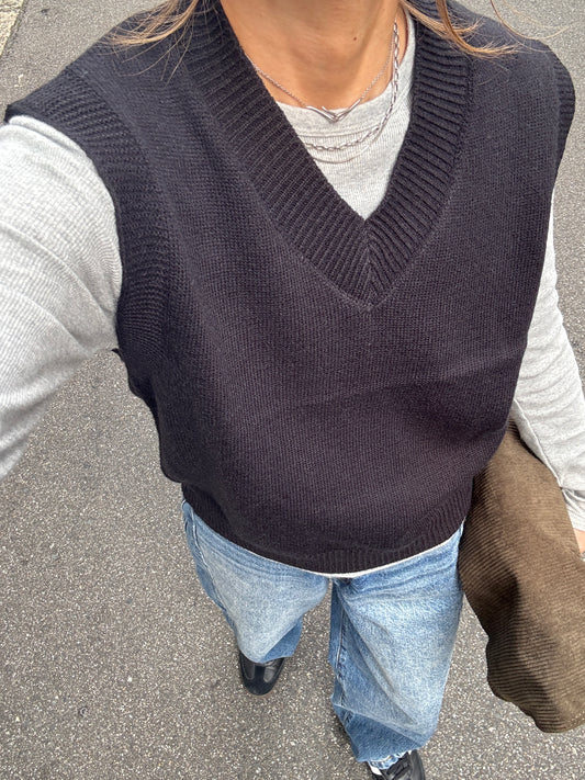 VNECK KNIT VEST × chiiica02