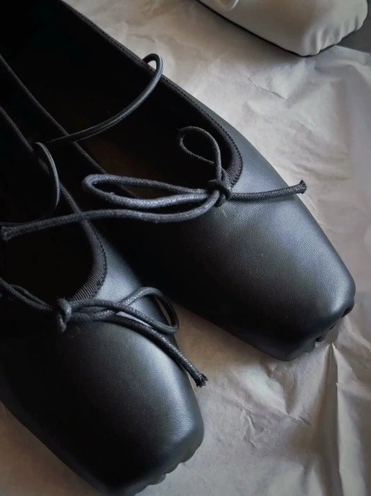 レザースクエアフラットシューズ 2323