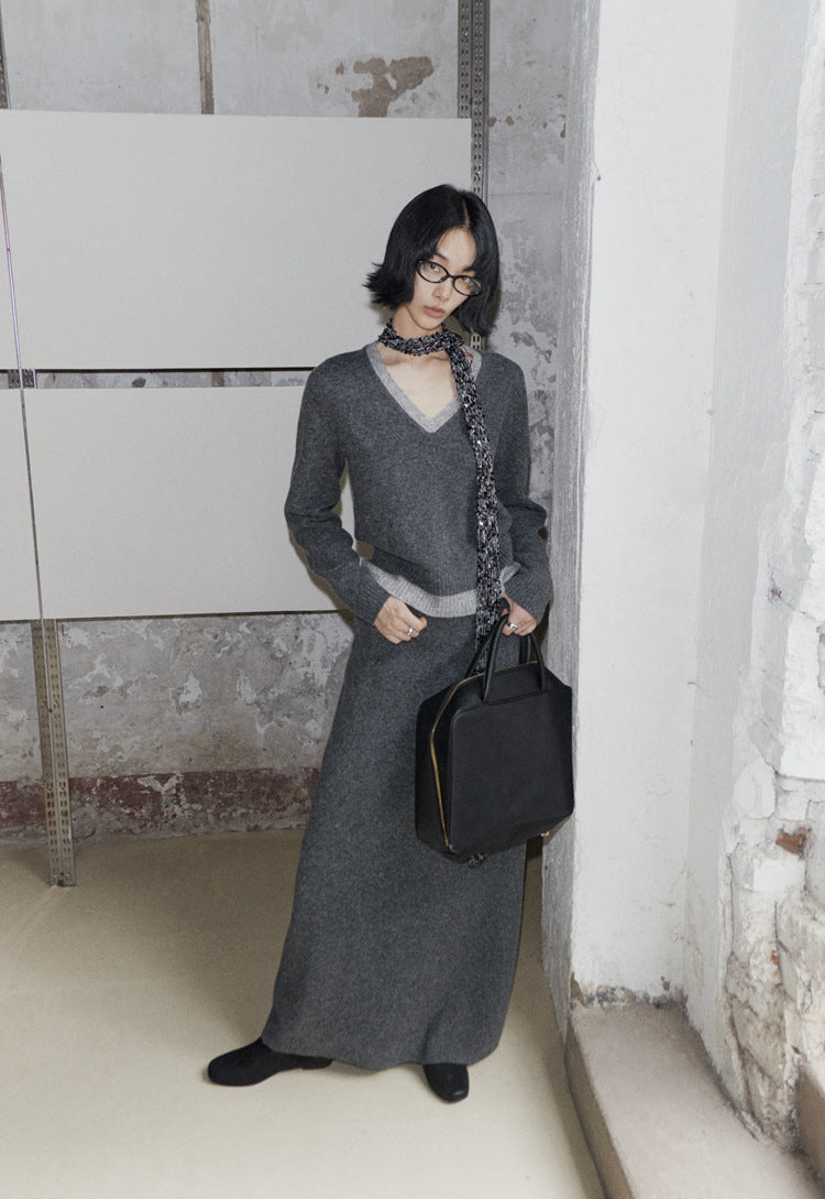 カラーブロックVネックニット 2213