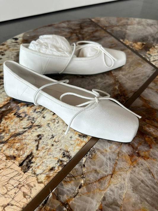 レザースクエアフラットシューズ 2323