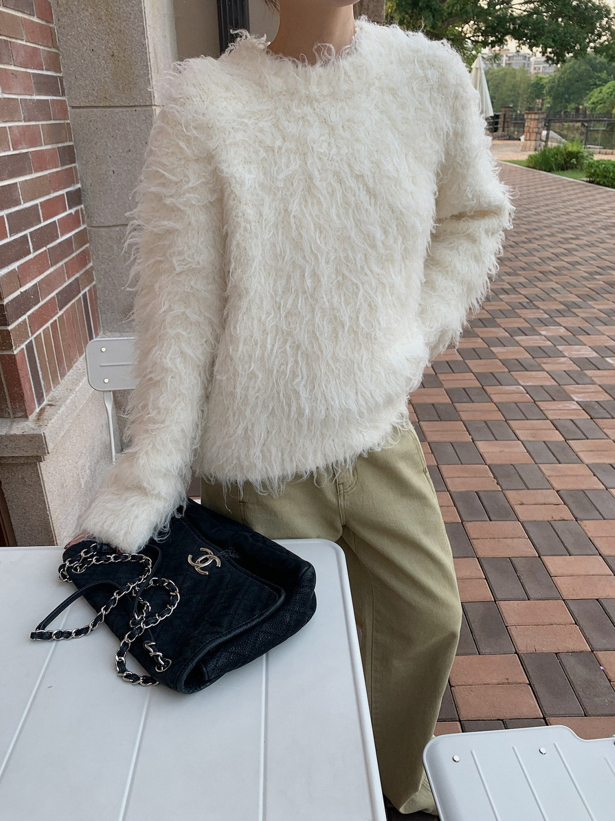 SHAGGY CREW KNIT 2499