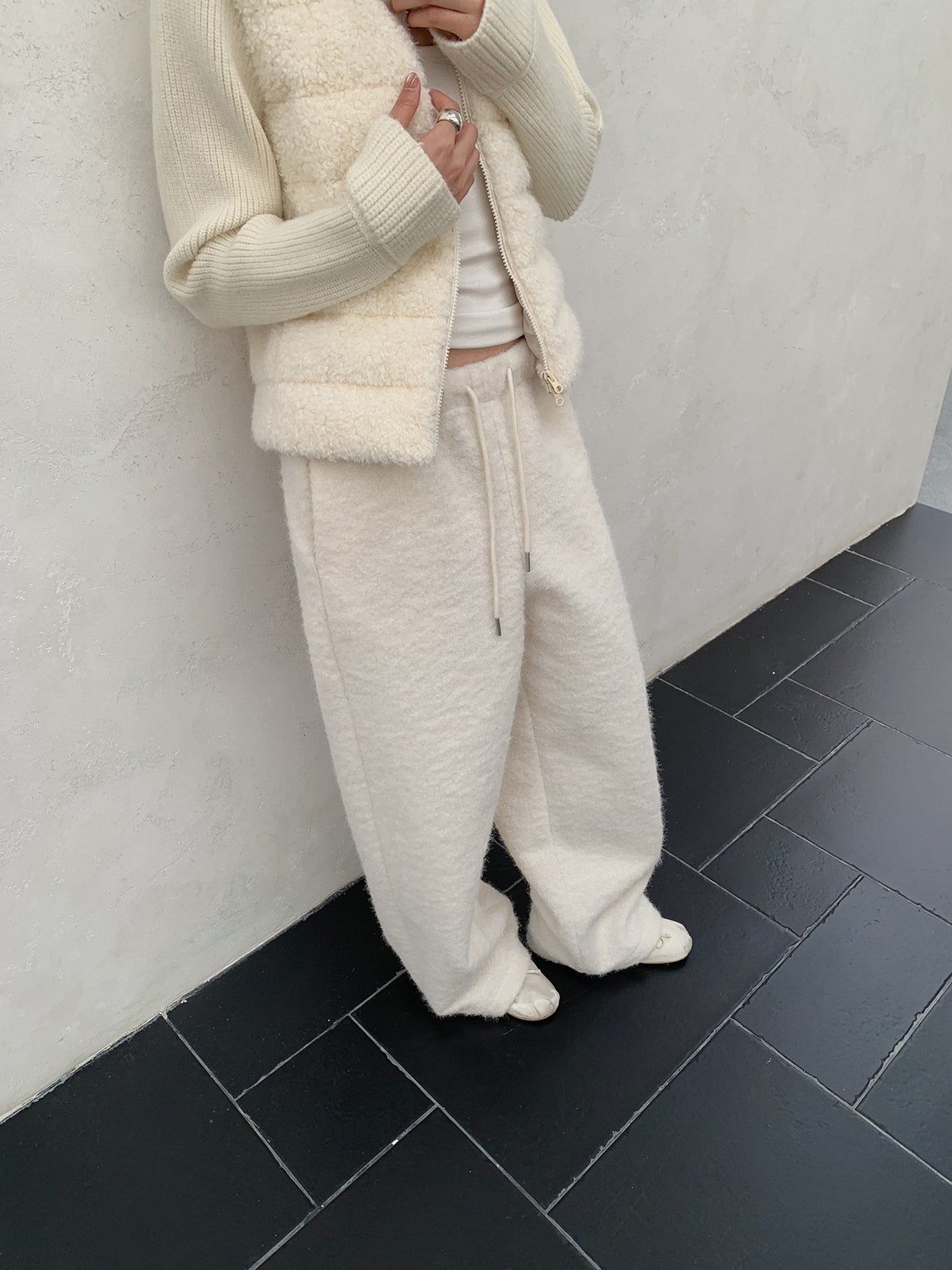 PRESSED WOOL PANTS 2520