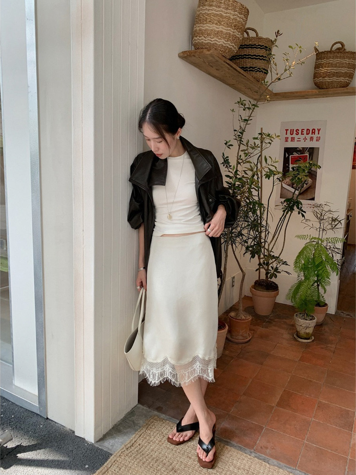 SILKY LACE FRENCH SKIRT 2452