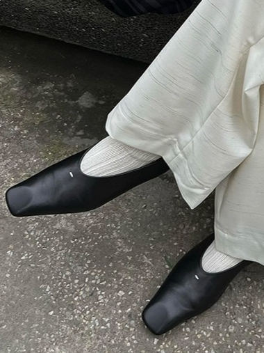 スクエアトゥフラットシューズ 2157 – gypsophila