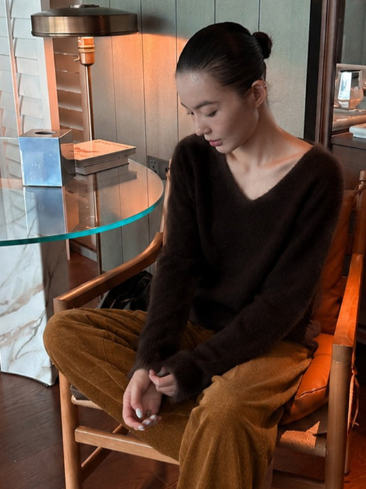SOFT V-NECK KNIT 2511