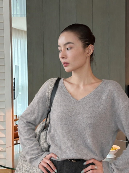 SOFT V-NECK KNIT 2511