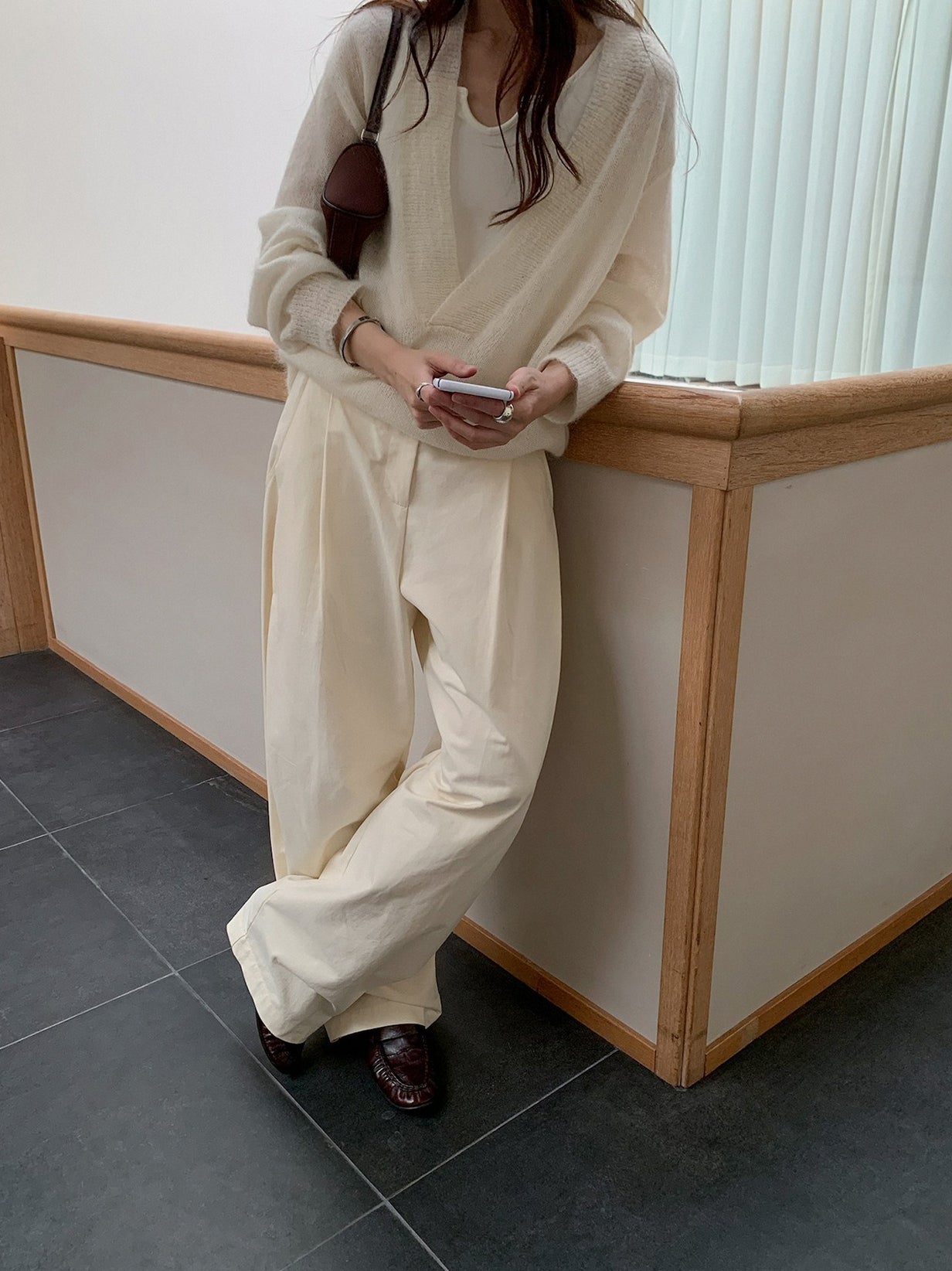 MOHAIR DEEP V-NECK KNIT 2465