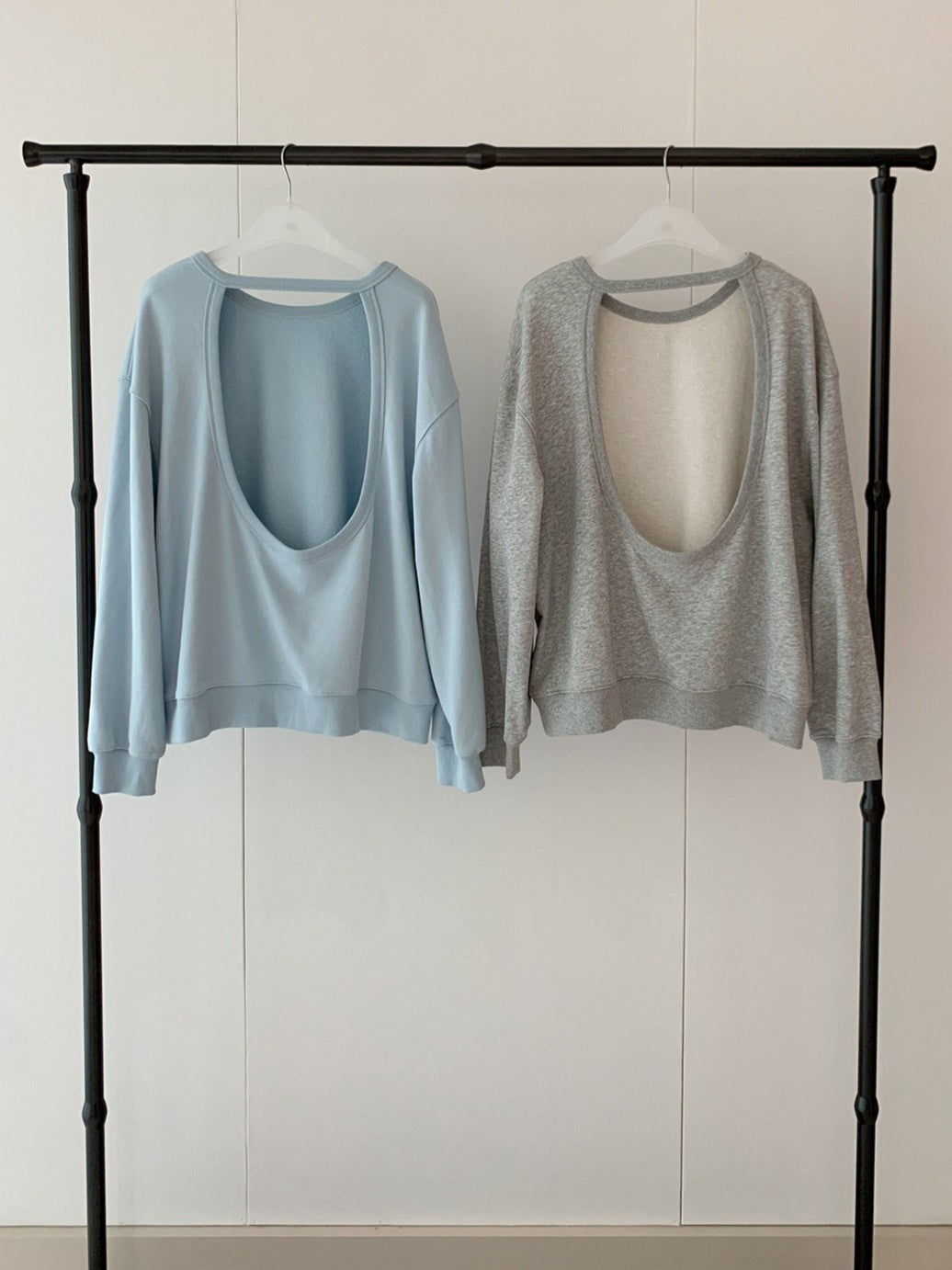 OPEN-BACK SWEATSHIRT 2446