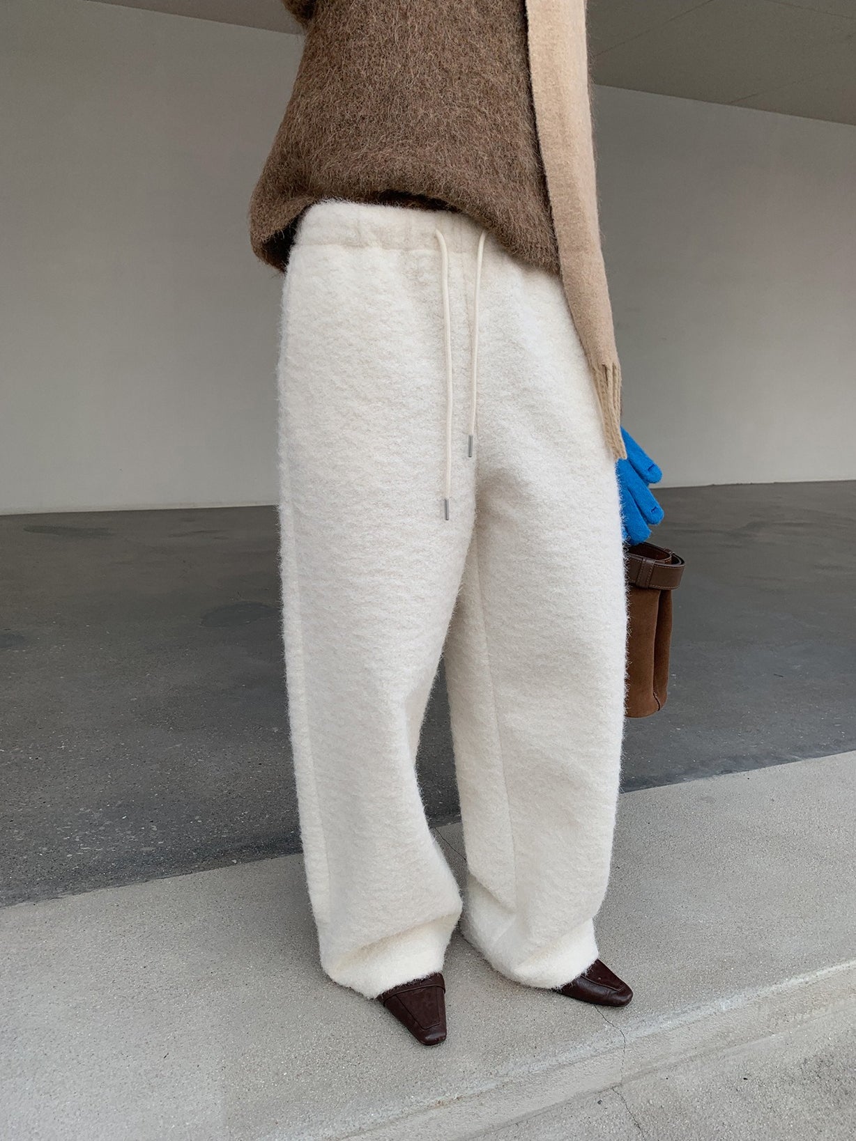 PRESSED WOOL PANTS 2520